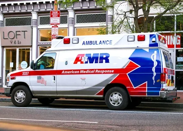 24x7 quick emergency ambulance support